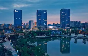 包含李运秋梅开二度，河南建业主场取胜的词条