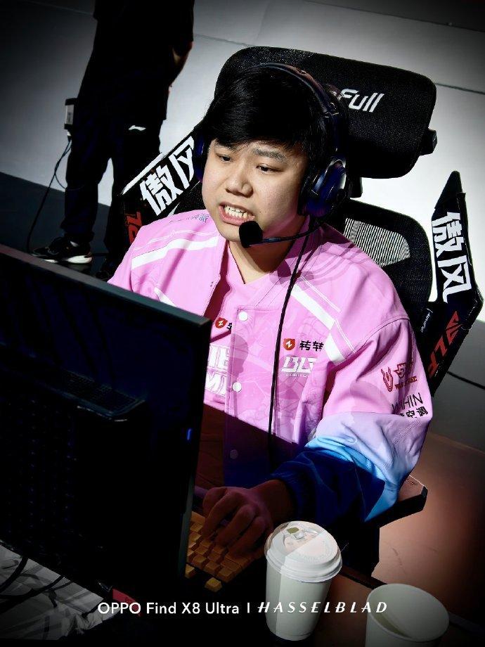 CLG轻取DRX,Doinb极限生还后反打强强对话2025世界赛,锁定晋级资格的简单介绍 CLG轻取DRX,Doinb极限生还后反打强强对话2025世界赛,锁定晋级资格的简单介绍