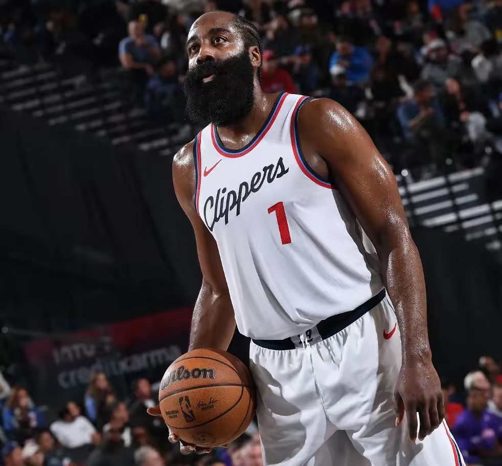 快船主场大胜火箭,保持不败 快船主场大胜火箭,保持不败