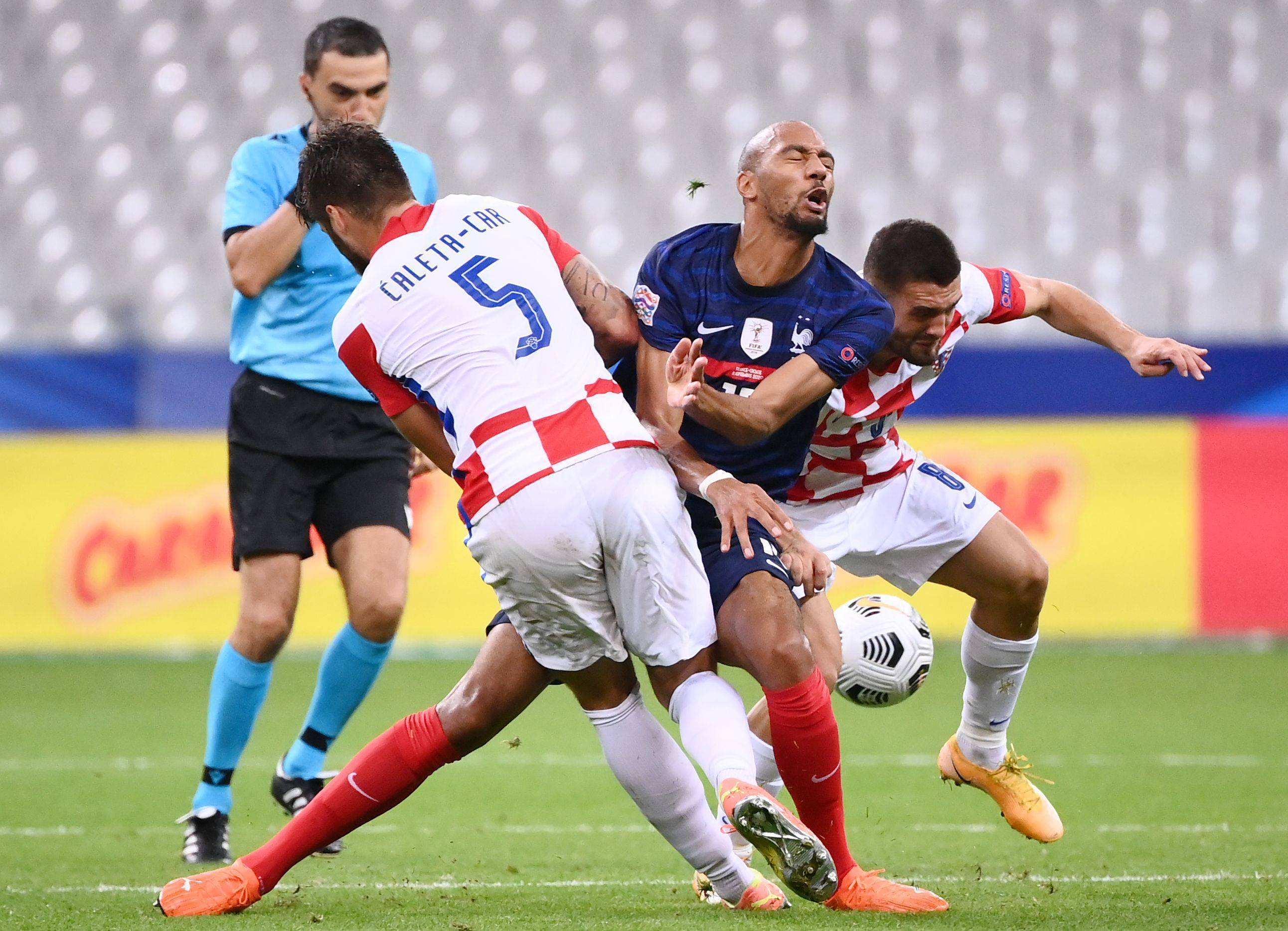 爱游戏大厅-包含欧洲杯:意大利战胜奥地利,荷兰横扫捷克的词条