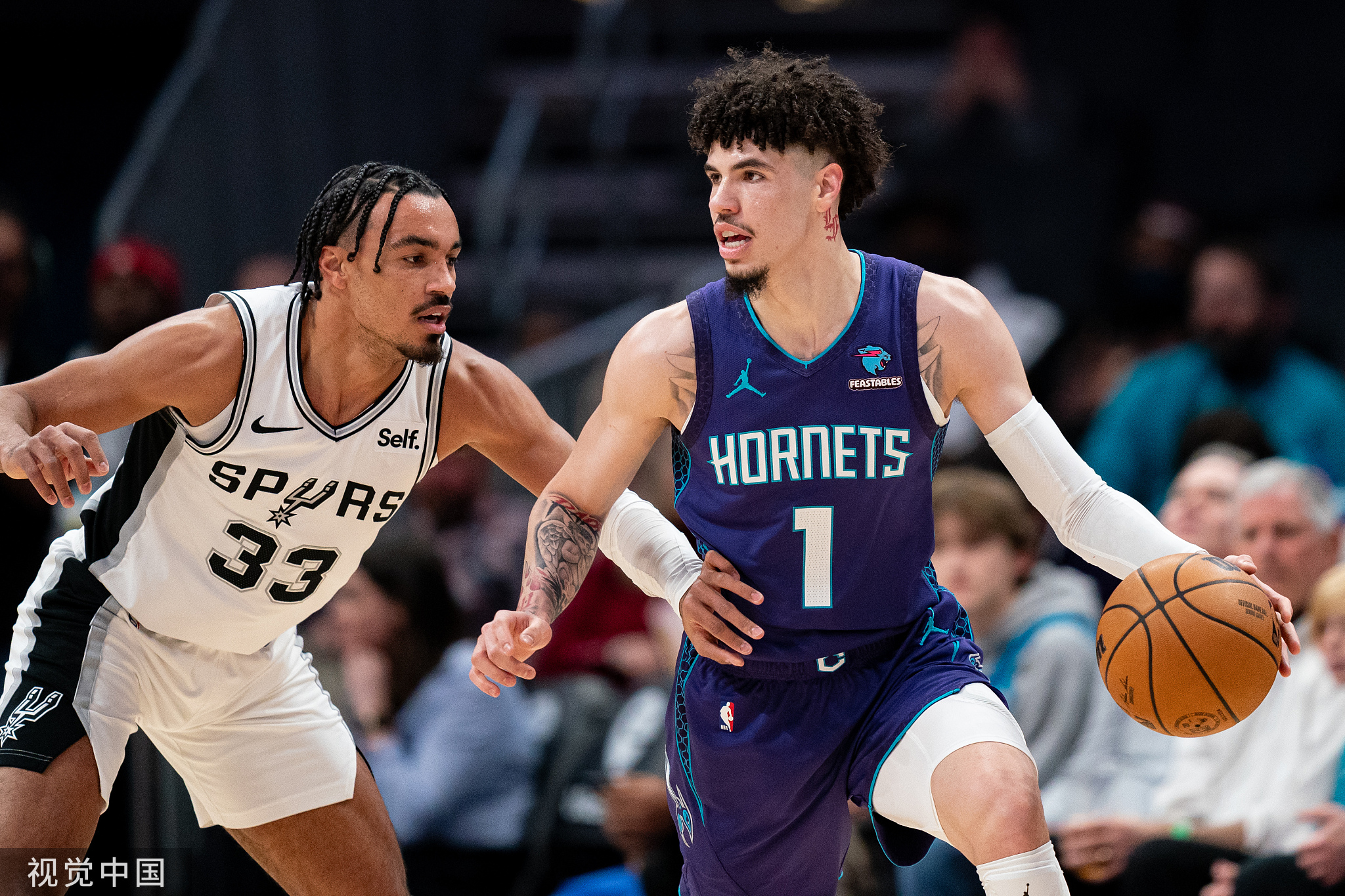 爱游戏入口-志在夺冠!老鹰队力克黄蜂队,晋级东部半决赛