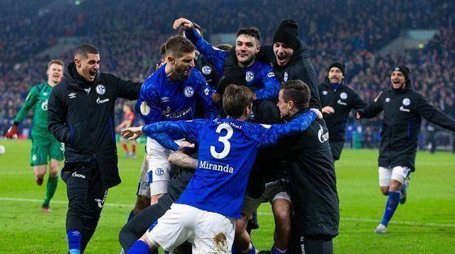 爱游戏APP-沙尔克04客场不敌对手,遭遇两连败