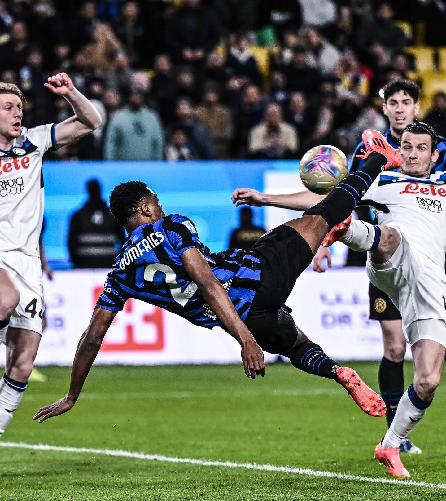 瑞典横扫国际米兰，阿什拉夫关键制胜的简单介绍