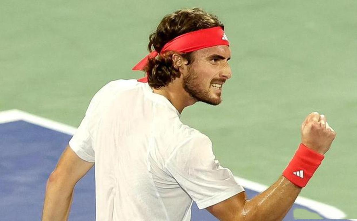 意大利网球队力克日本网球队，西西帕斯绝境逆转