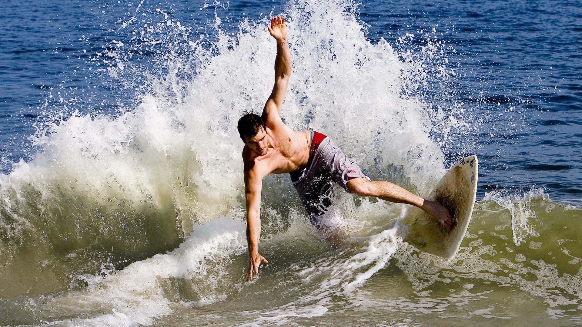 体系收割与巨星时刻，当美国制造勒沃库森遇上法老时间萨拉赫